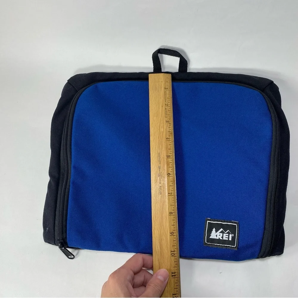 REI Multipurpose Toiletry Utility Pouch Hanging Travel Cube Pouch